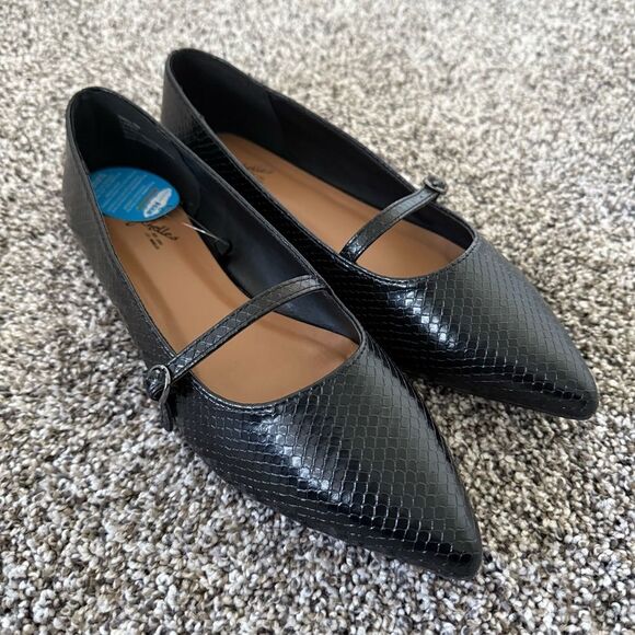 Seychelles Black Textured Flats with Mary Jane Strap - Picture 1 of 9